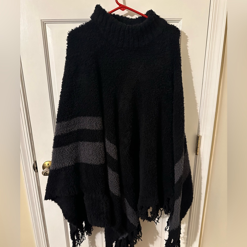 Barefoot Dreams Cozychic Poncho